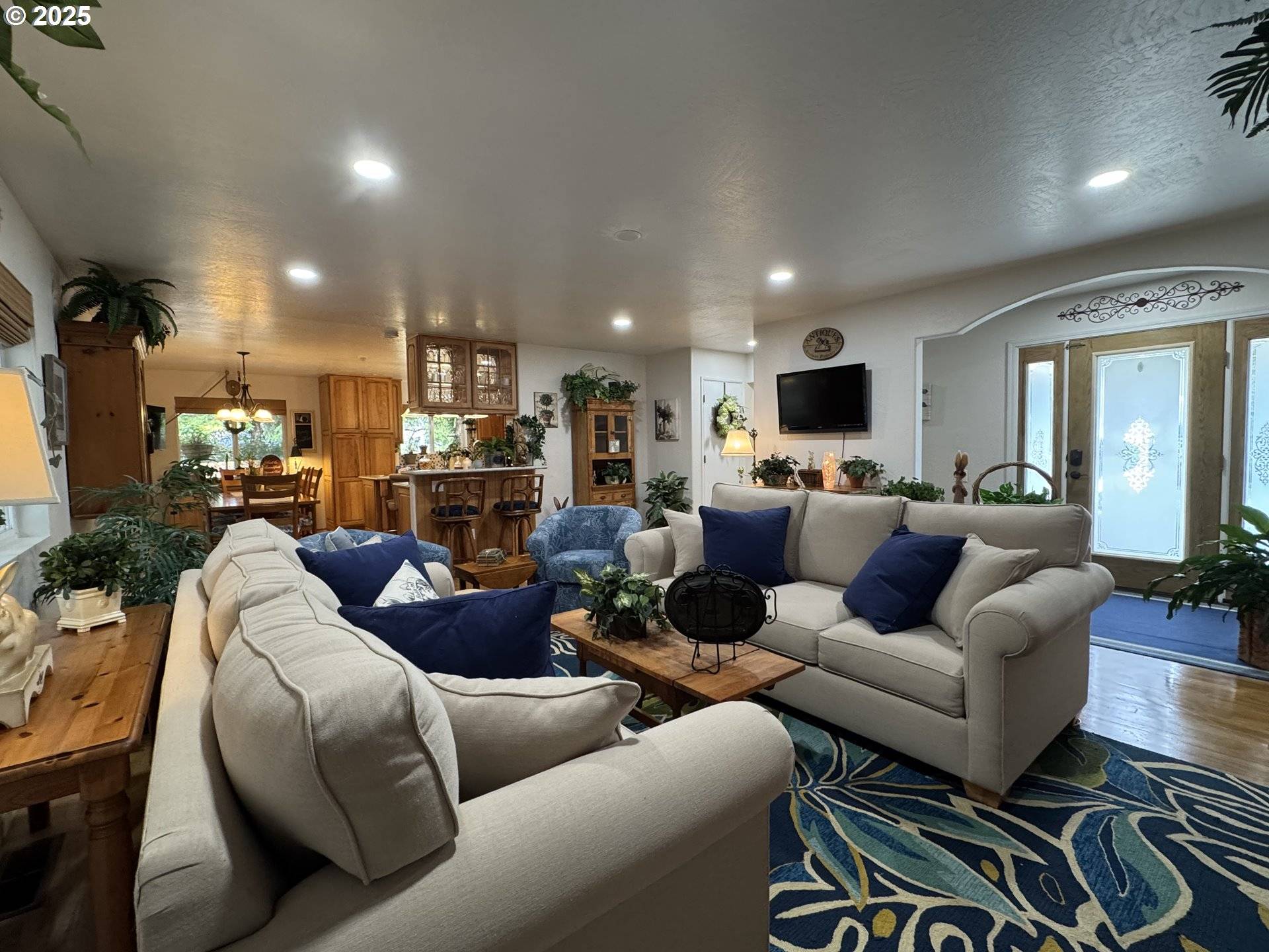 Brookings, OR 97415,1099 PARKVIEW DR