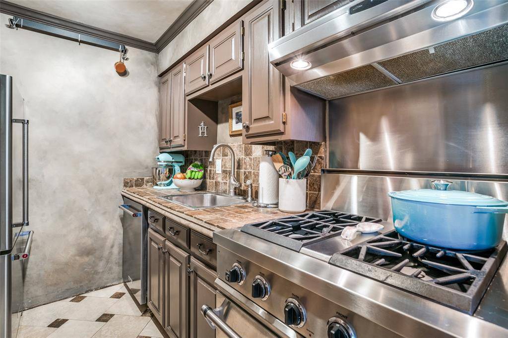 Dallas, TX 75219,3883 Turtle Creek Boulevard #1205