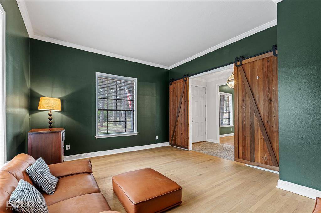 Shreveport, LA 71106,6439 Creswell Avenue