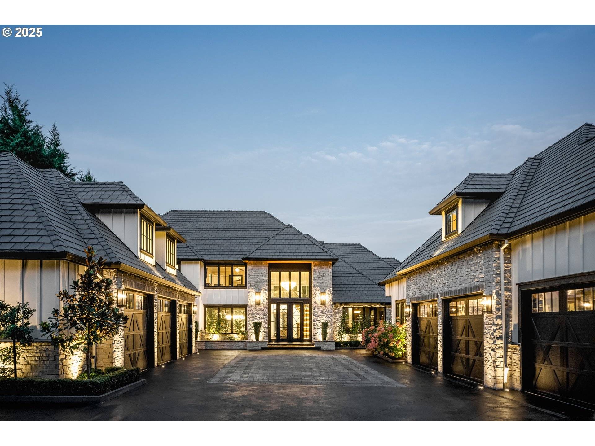 Lake Oswego, OR 97034,18418 OLD RIVER LNDG