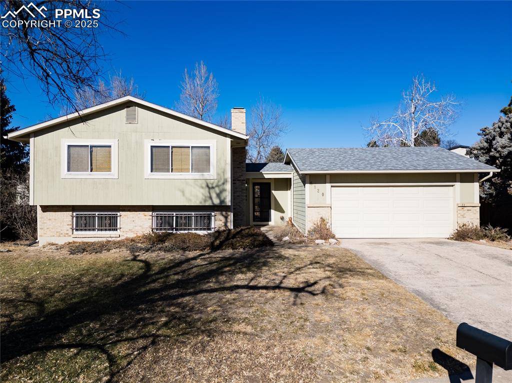 Colorado Springs, CO 80917,5120 Smokehouse LN