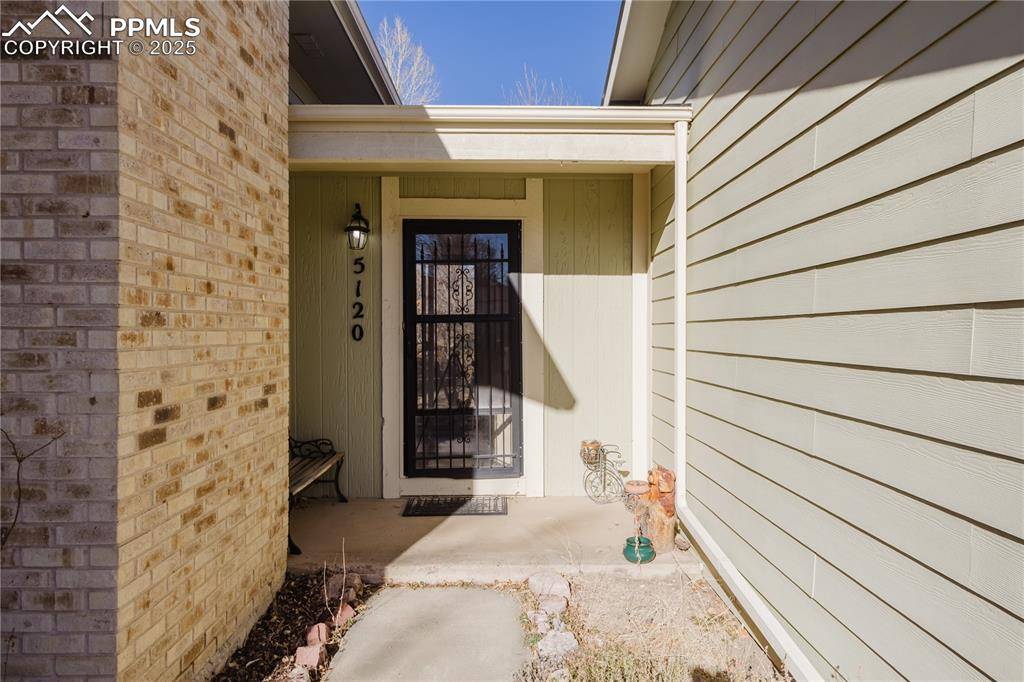 Colorado Springs, CO 80917,5120 Smokehouse LN