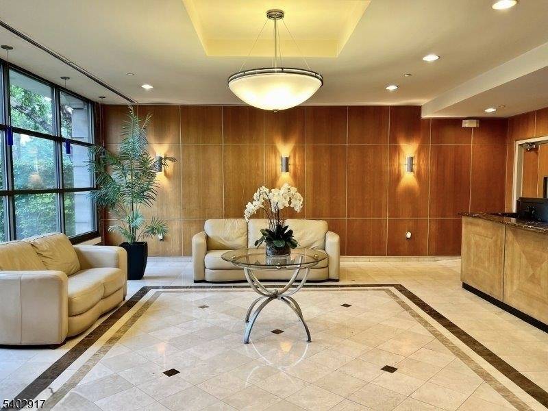 East Orange City, NJ 07017,60 Parkway Dr #10G