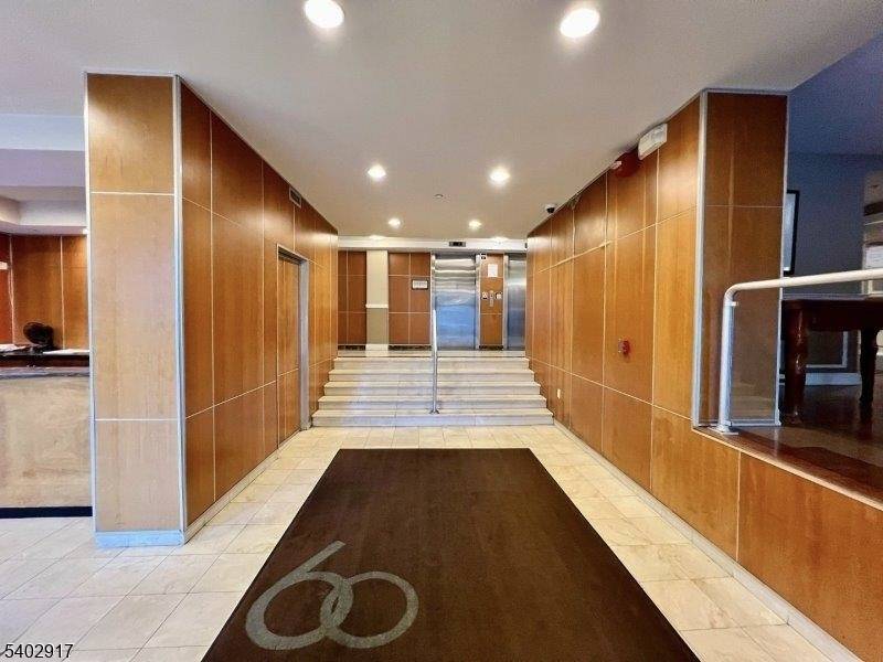 East Orange City, NJ 07017,60 Parkway Dr #10G