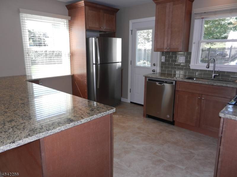 Summit City, NJ 07901,6 Caldwell Ave #A