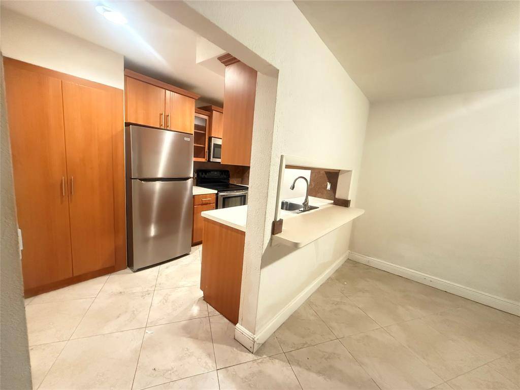 Lauderhill, FL 33313,5646 Blueberry Ct #23