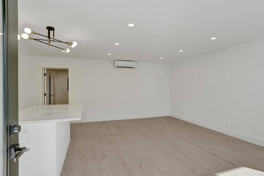 Pompano Beach, FL 33062,840 SE 22nd Ave #2