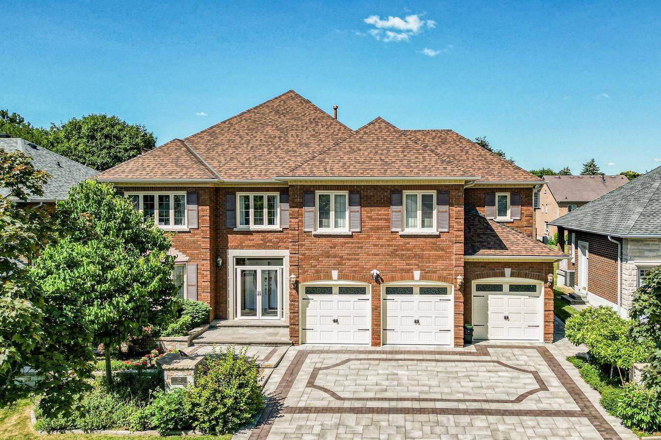 Richmond Hill, ON L4B 2L2,112 Strathearn AVE