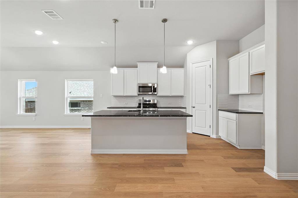 Van Alstyne, TX 75495,530 Red Barn Drive