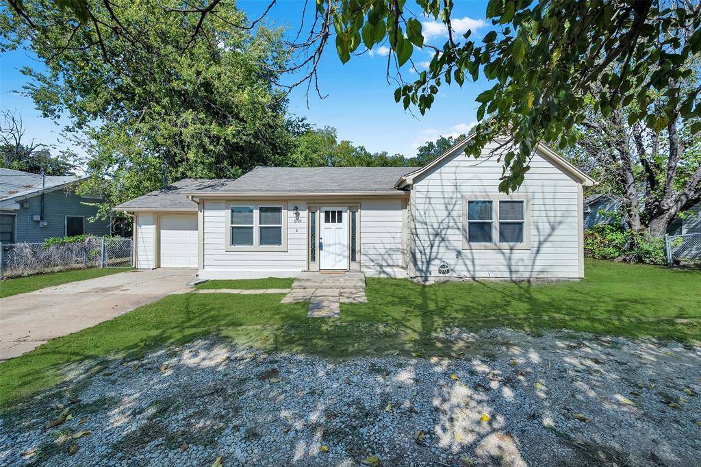 Lake Worth, TX 76135,6704 Charbonneau Road