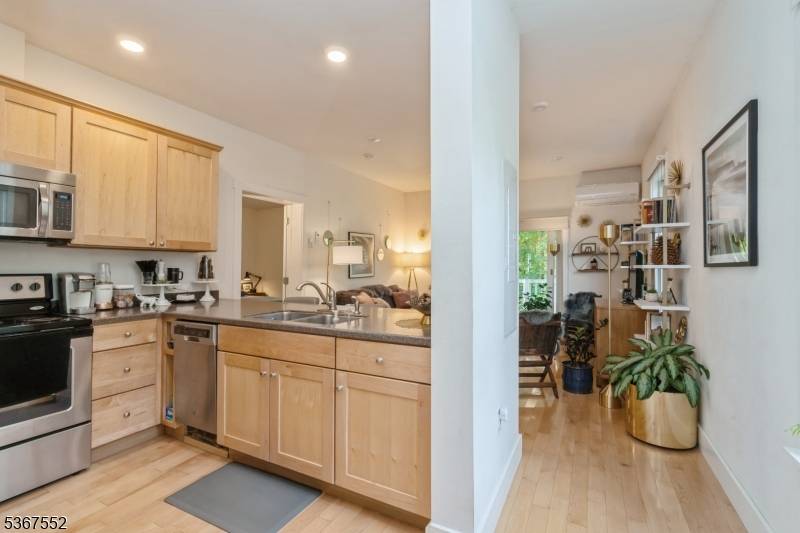 East Amwell Twp., NJ 08551,2 Lindbergh Rd