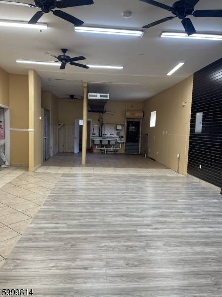 Elizabeth City, NJ 07201,701 Elizabeth Ave