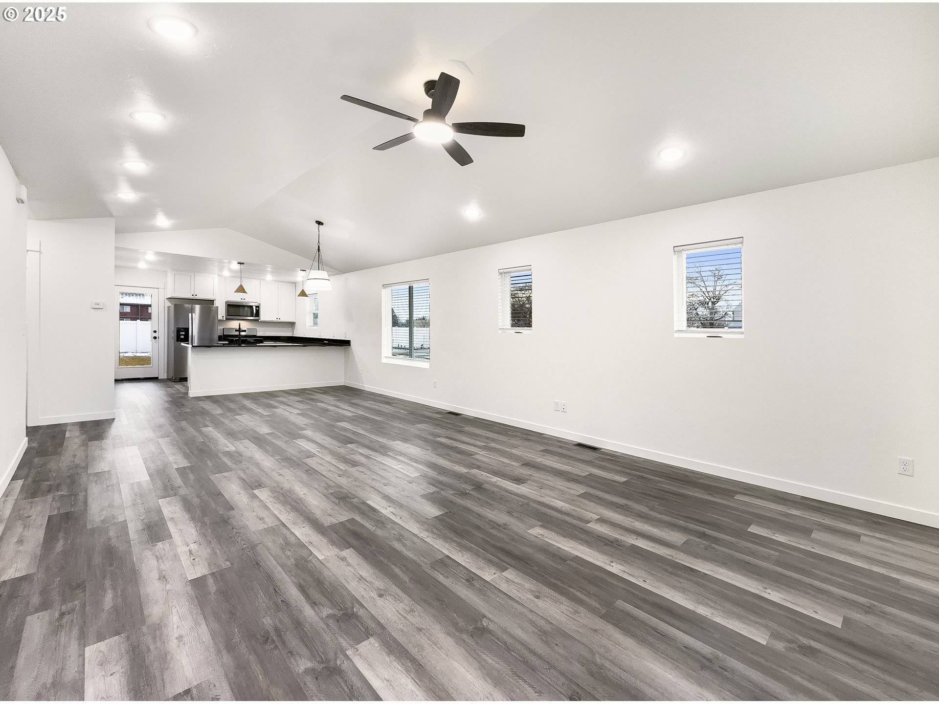 Baker City, OR 97814,670 E ST