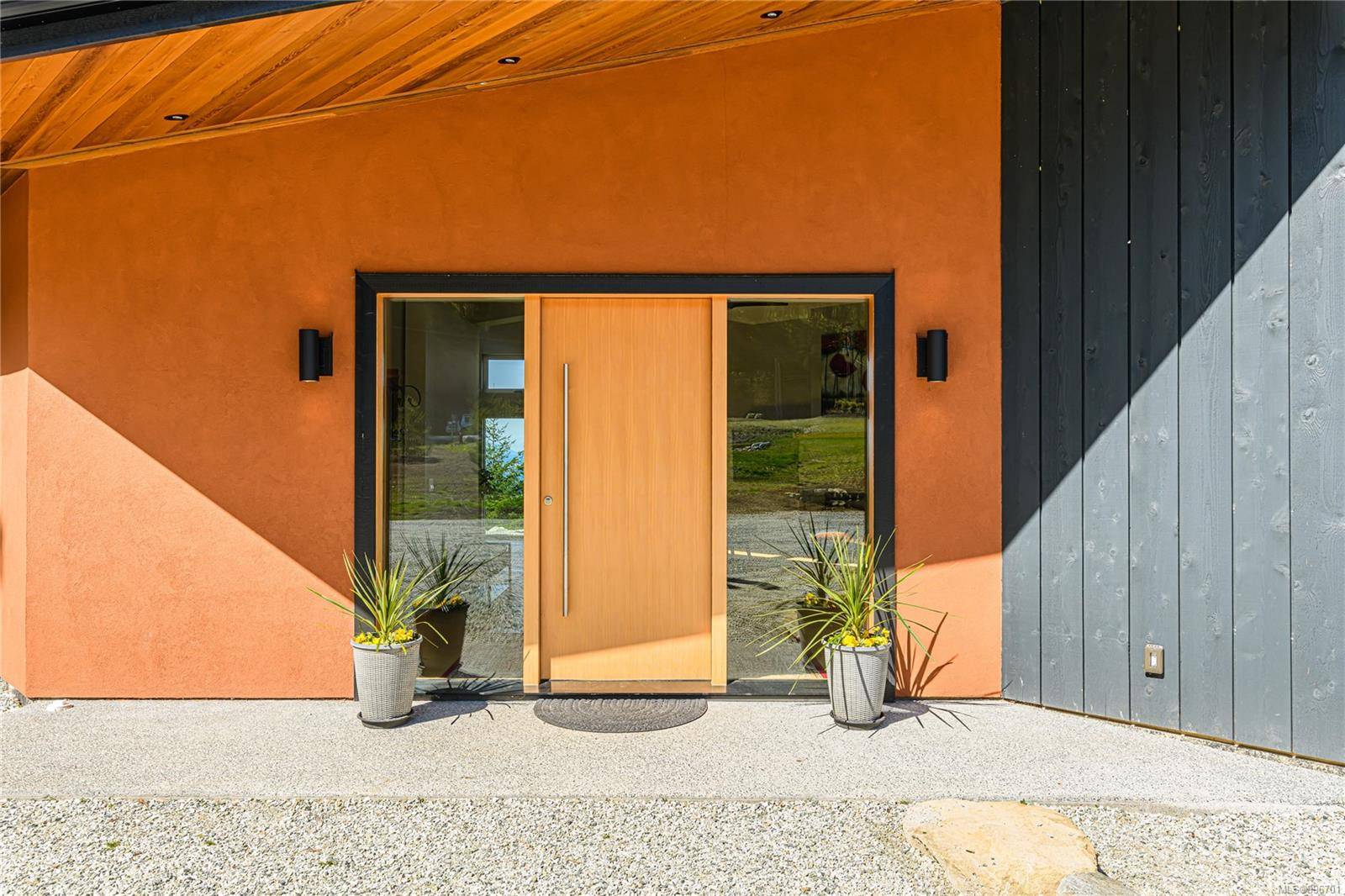 Salt Spring, BC V8K 2Y1,153 Southern Way