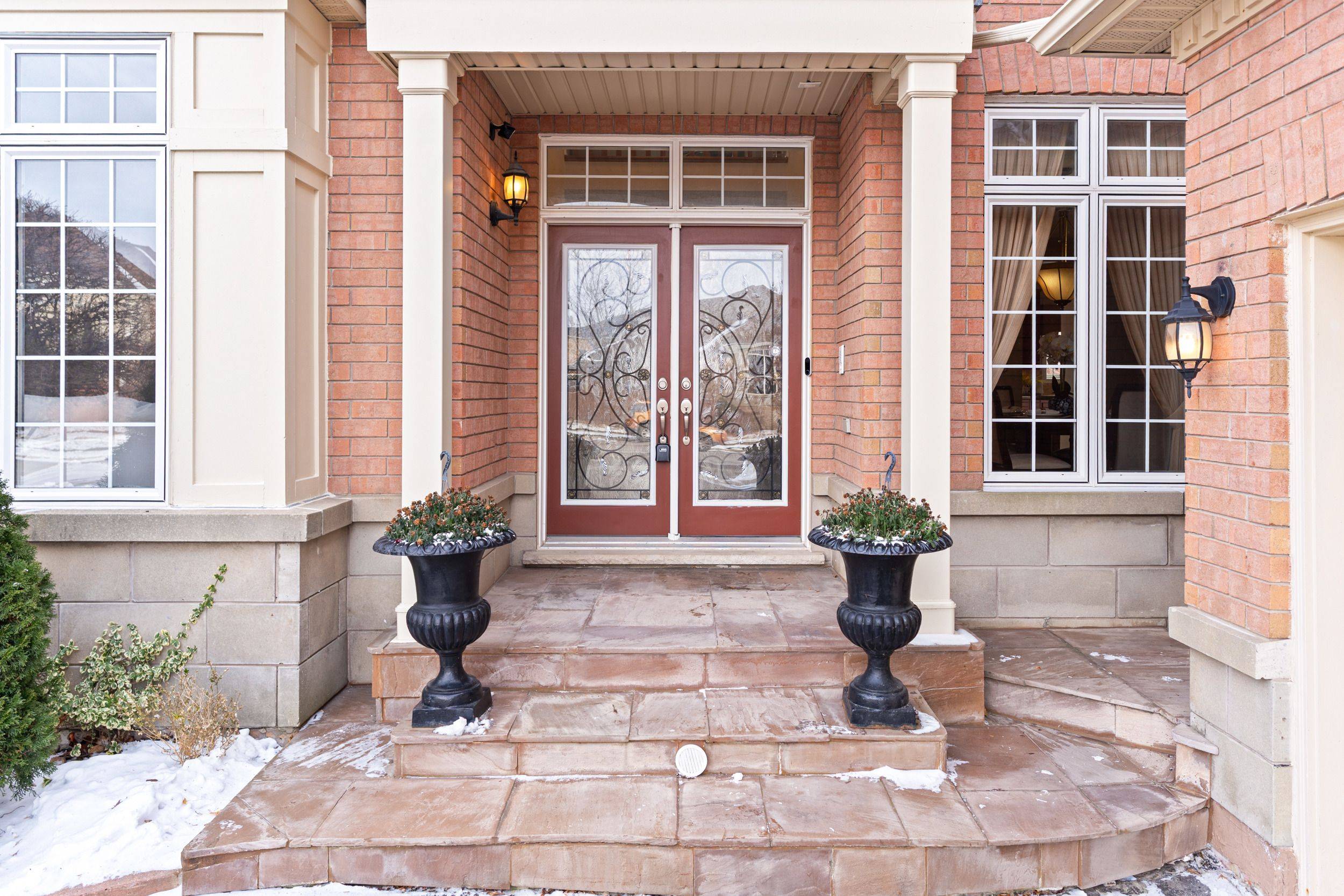 Brampton, ON L6P 1V6,12 Concorde DR