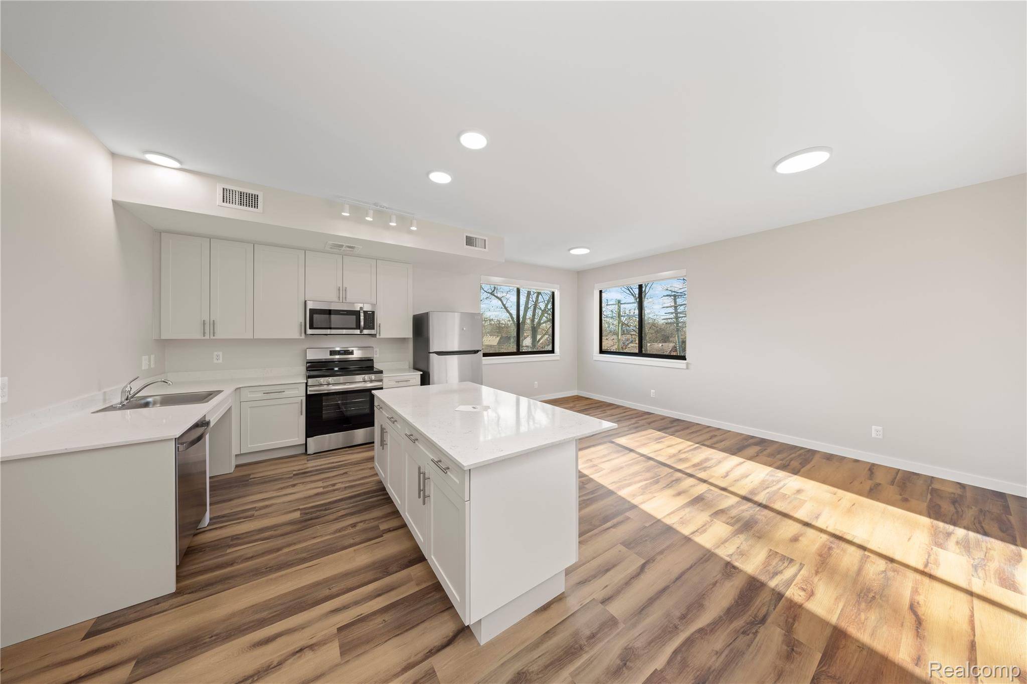 Detroit, MI 48224,16530 E Warren AVE #209