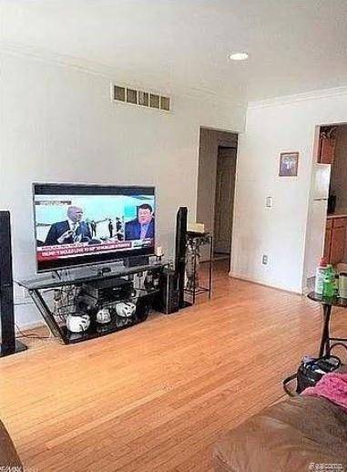 Warren, MI 48089,25883 Village LN