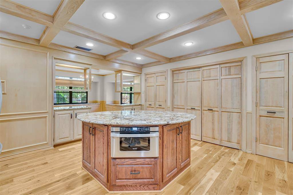 Dallas, TX 75254,7019 Spring Valley Road