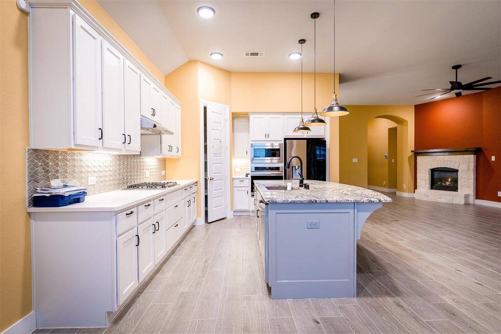 Aubrey, TX 76227,1121 Bridle Path Drive