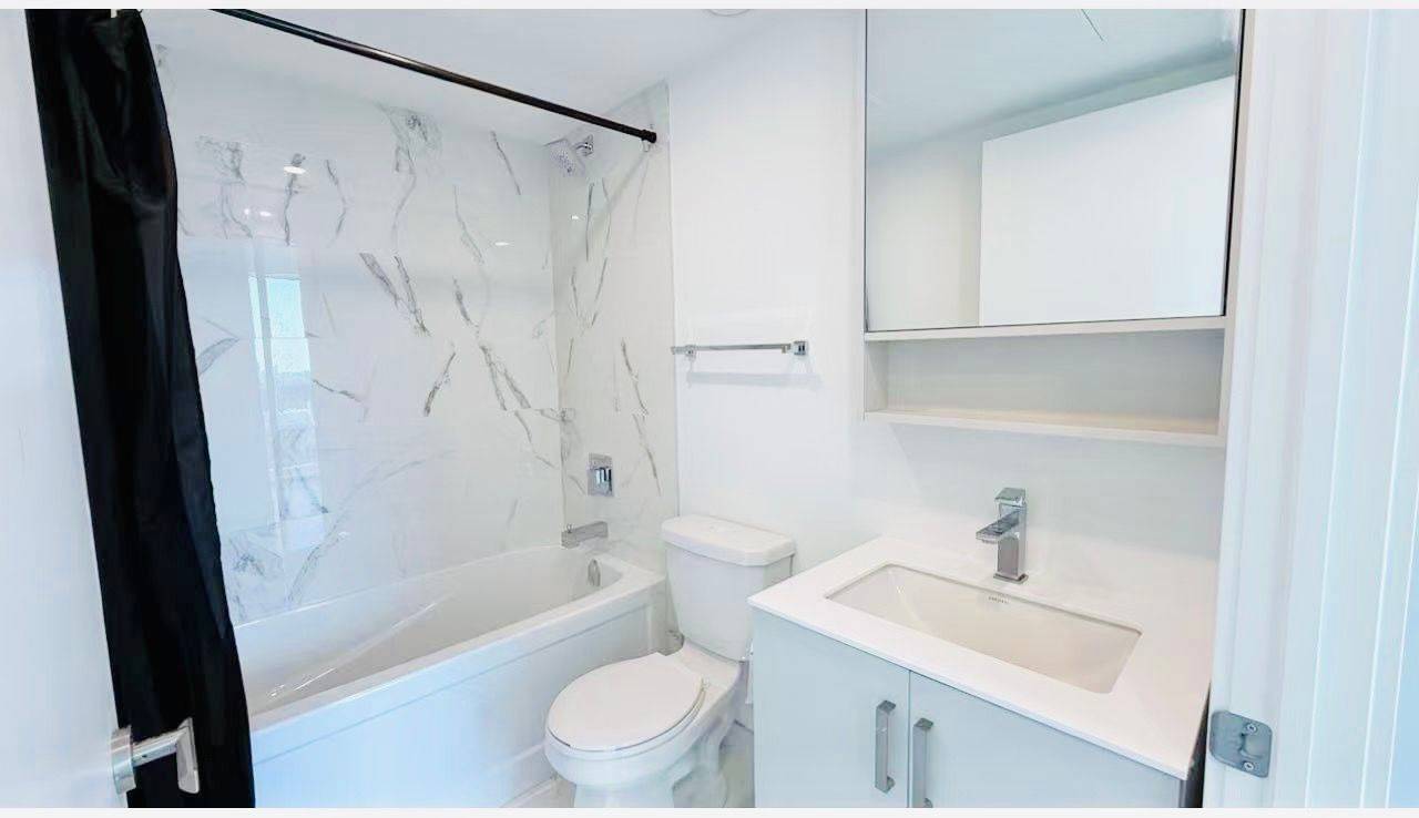 Toronto C08, ON M5C 0B6,88 Queen ST E #4210