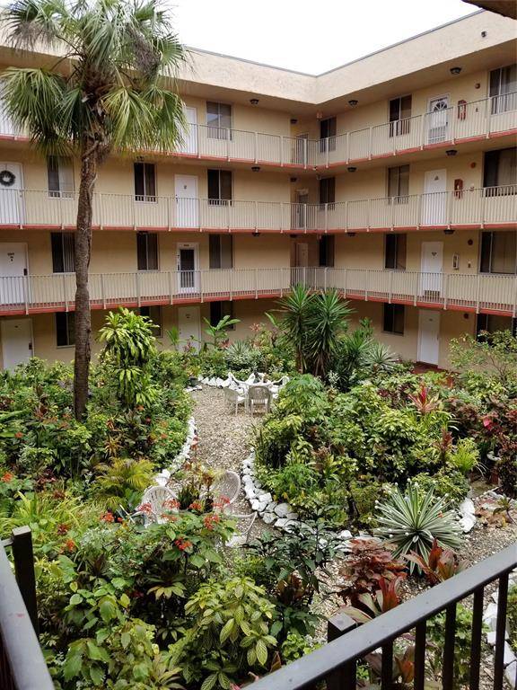 Lauderdale Lakes, FL 33311,2830 Somerset Dr #n