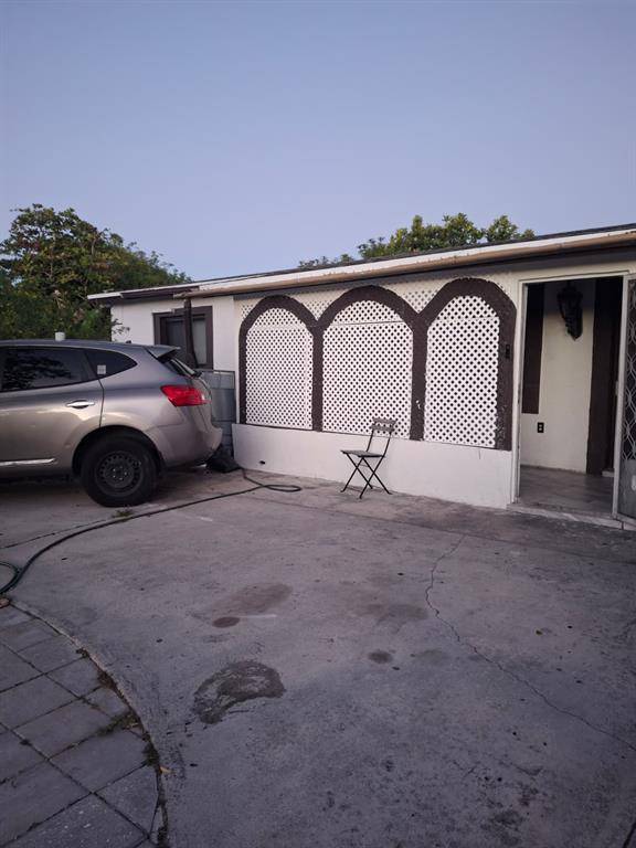 Pompano Beach, FL 33060,1944 NE 2nd Ave