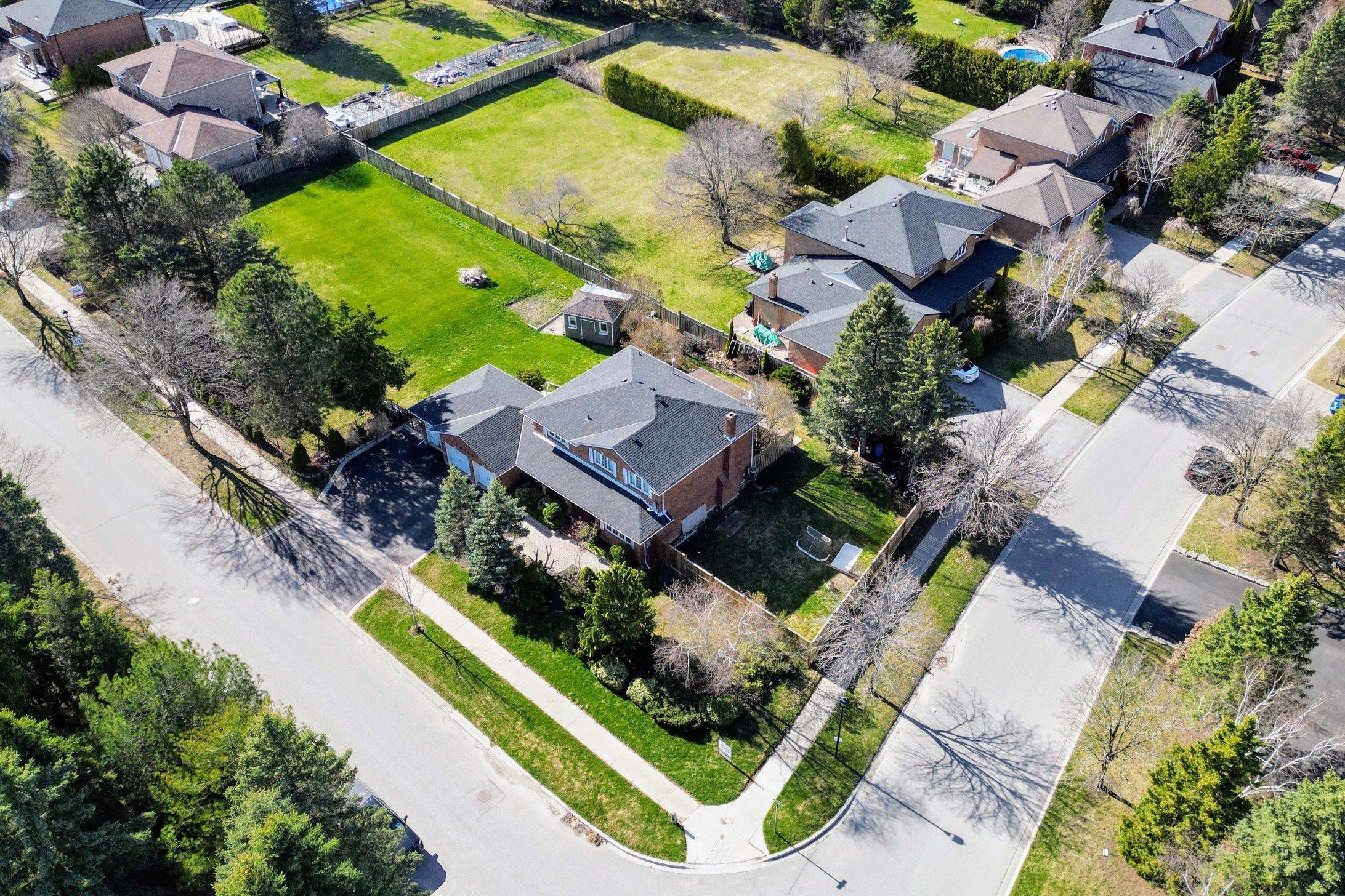 King, ON L7B 1E1,80 Findlay AVE