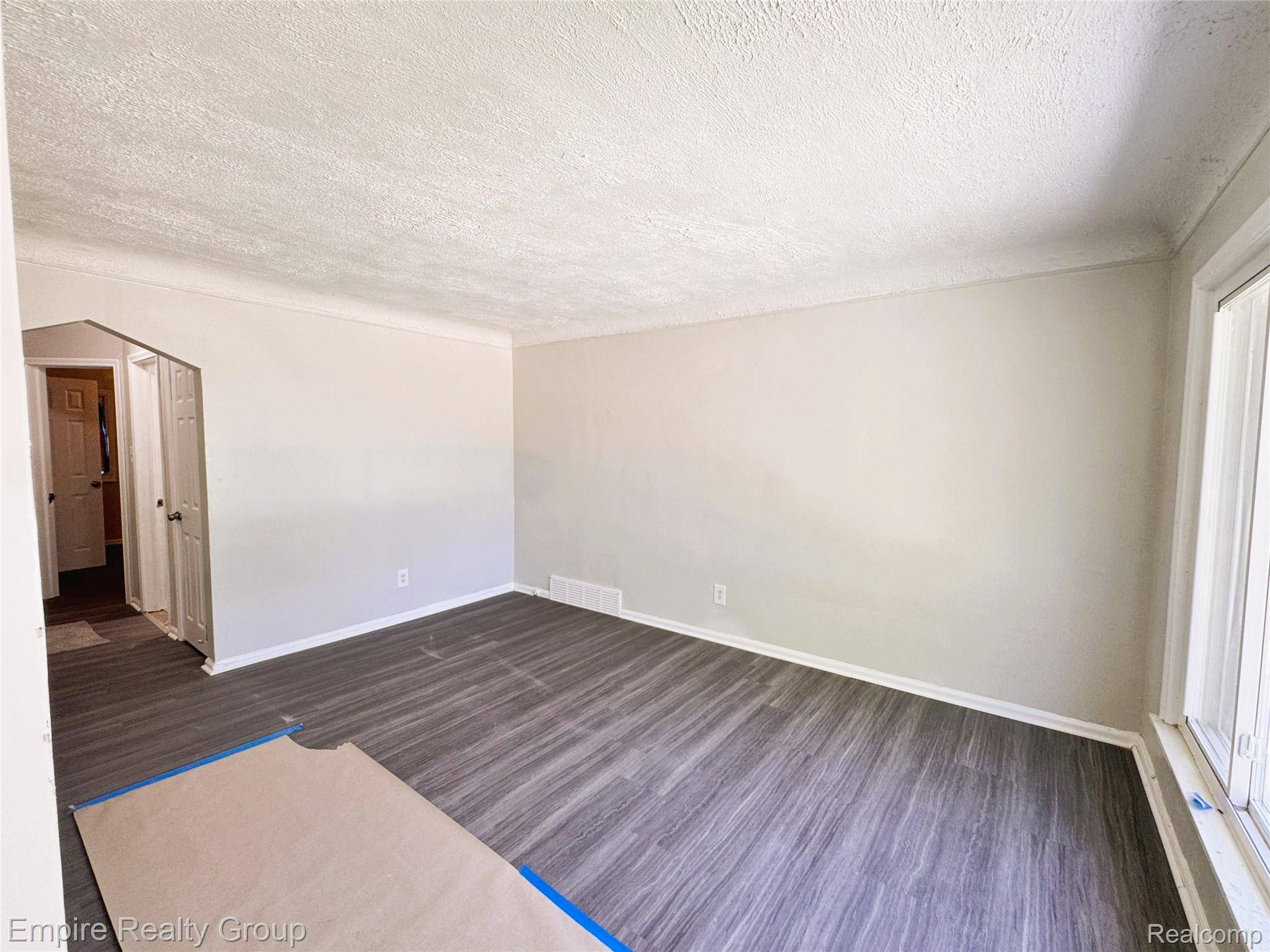 Detroit, MI 48227,9646 Ward ST