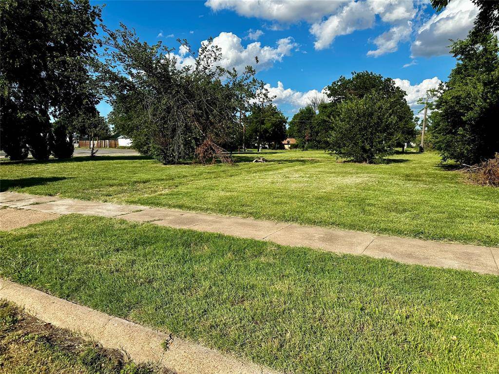 Seymour, TX 76380,410 N East Street