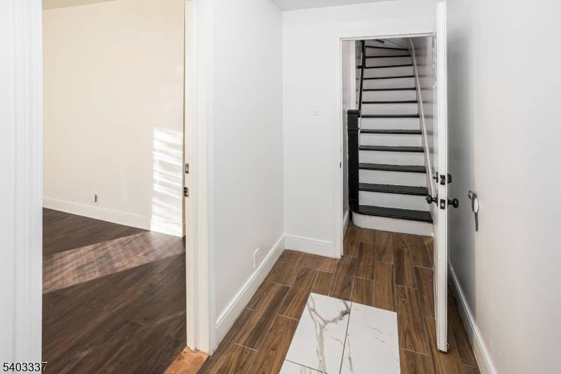 East Orange City, NJ 07017,11 Ellington St #1