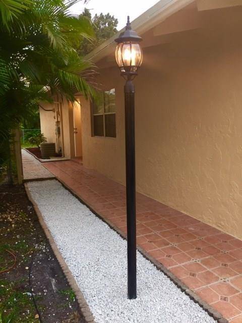 North Lauderdale, FL 33068,8002 SW 7th Ct