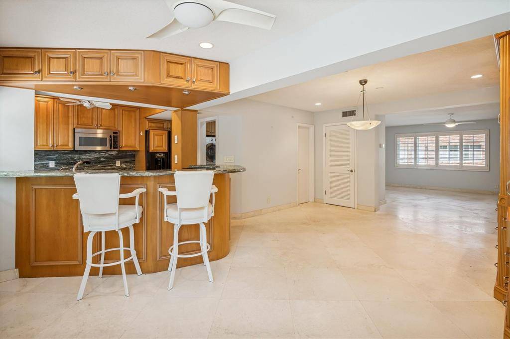 Lauderdale By The Sea, FL 33308,5400 N Ocean Blvd #44