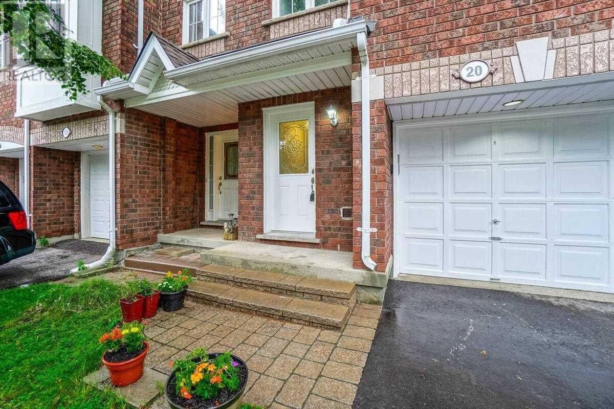 Mississauga, ON L5N 7K3,6060 Snowy Owl CRES #20