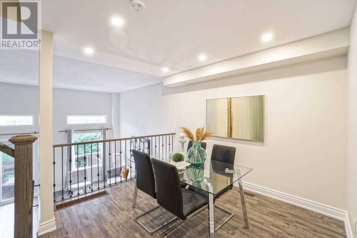 Mississauga, ON L5N 7K3,6060 Snowy Owl CRES #20