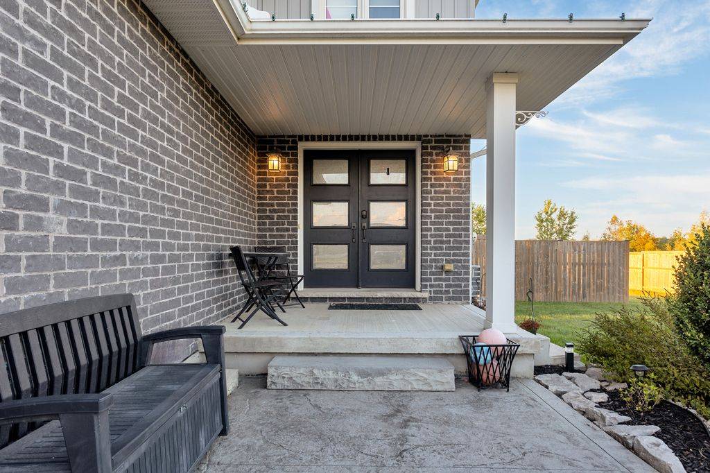 Norfolk, ON N0J 1E0,335 TALBOT ST