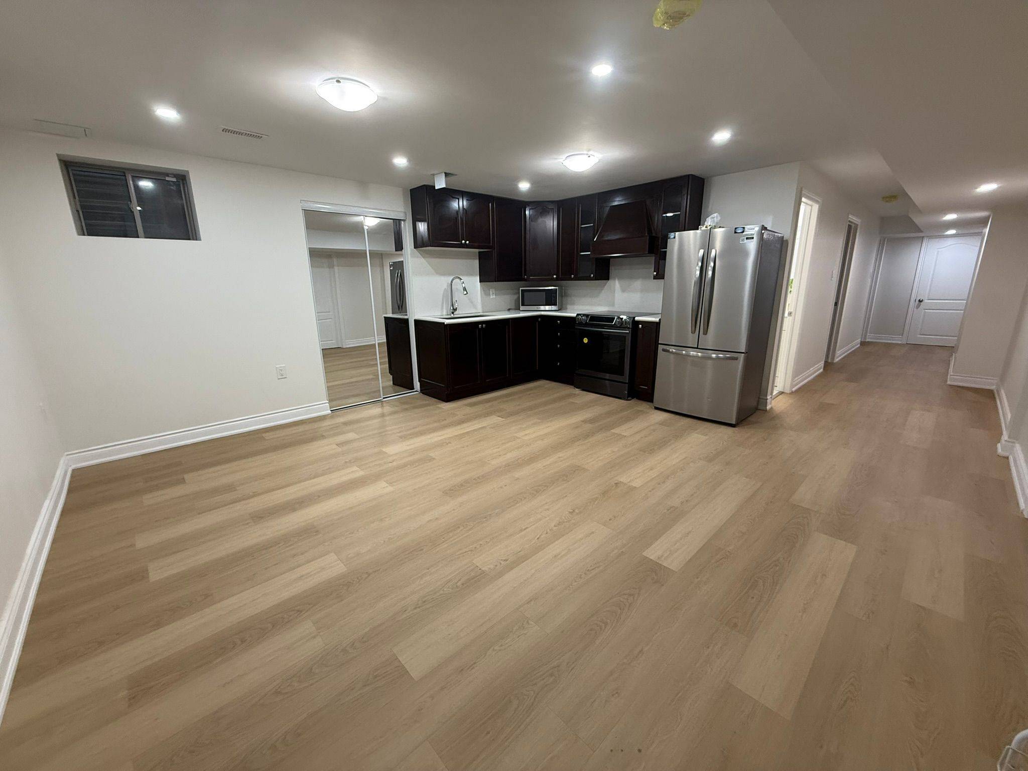 Mono, ON L9W 6W7,4 Meek AVE ## 2( bsmt)