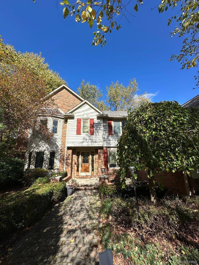 Canton, MI 48188,42071 Hunters RDG