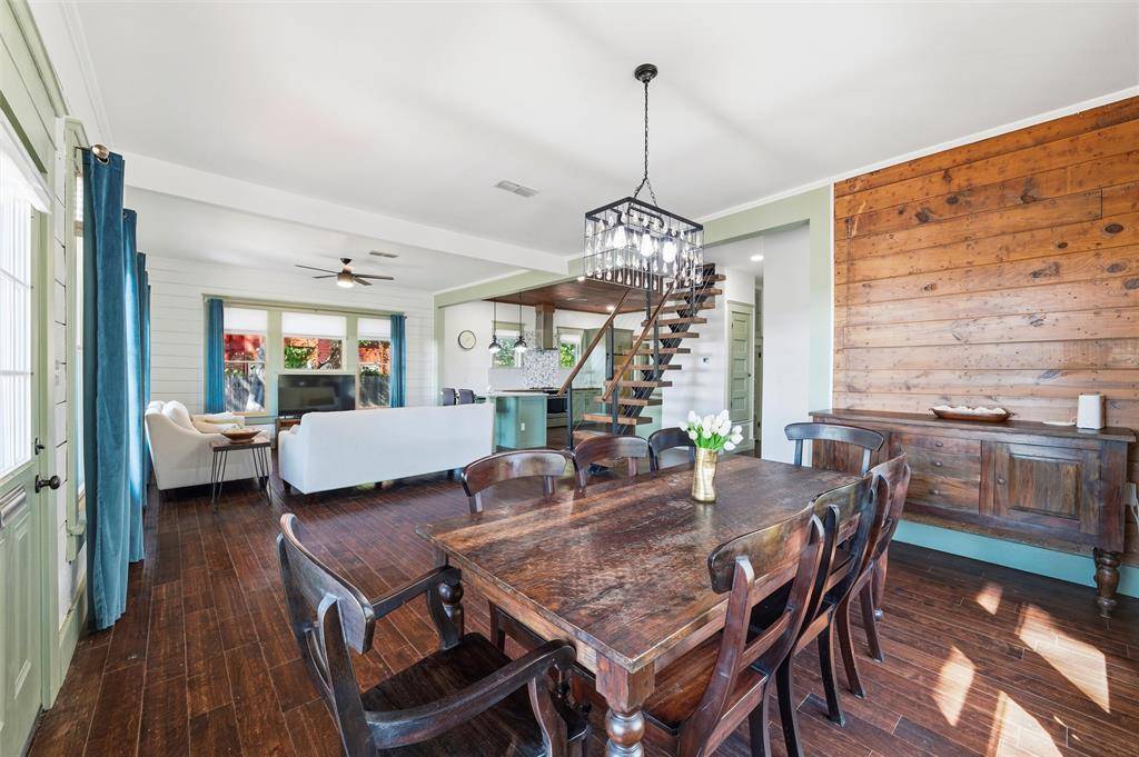 Waxahachie, TX 75165,1116 W Jefferson Street