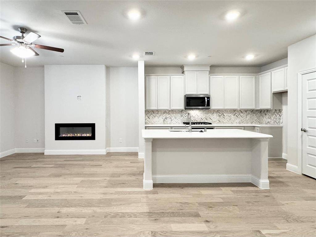 Rowlett, TX 75088,7842 Bayside Drive