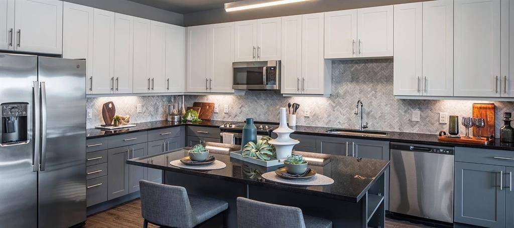 Irving, TX 75039,880 Lake Carolyn Parkway #355