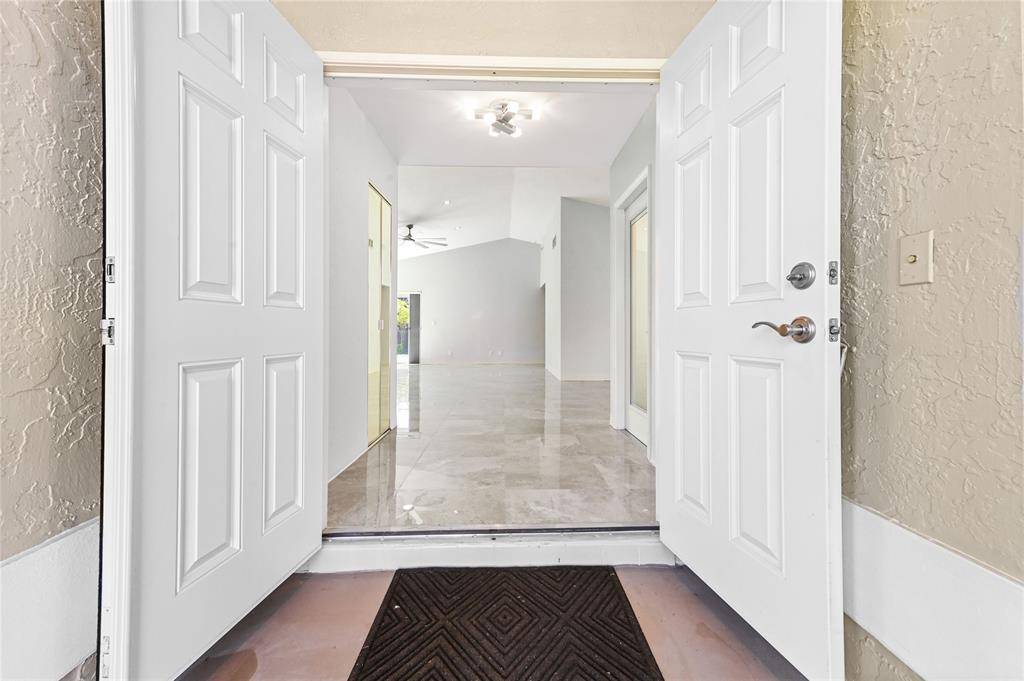 Boca Raton, FL 33498,21300 Millbrook Ct