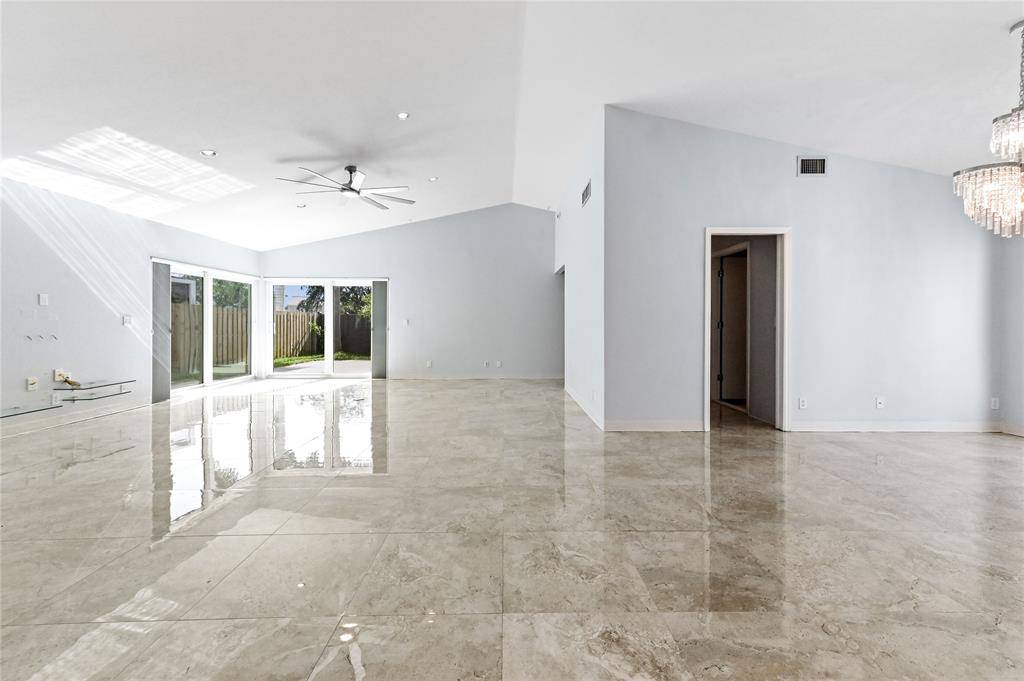 Boca Raton, FL 33498,21300 Millbrook Ct