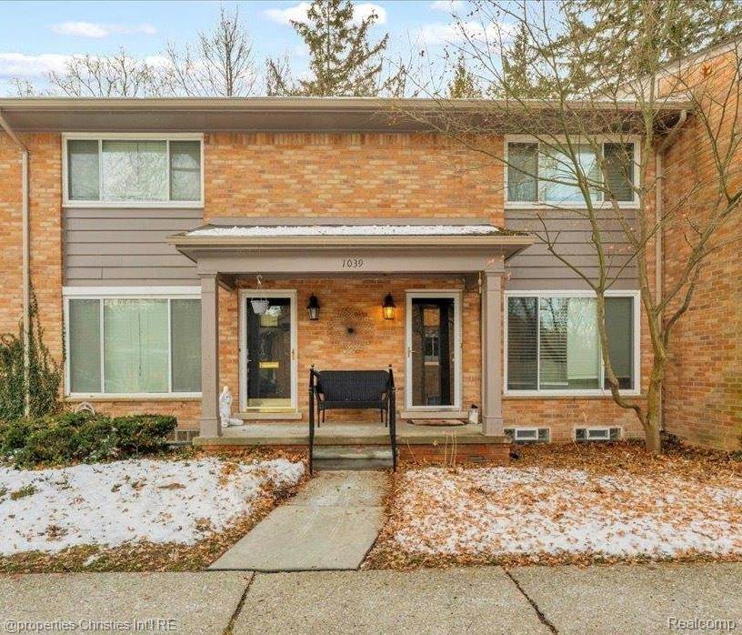 Birmingham, MI 48009,1039 N Old Woodward AVE #3