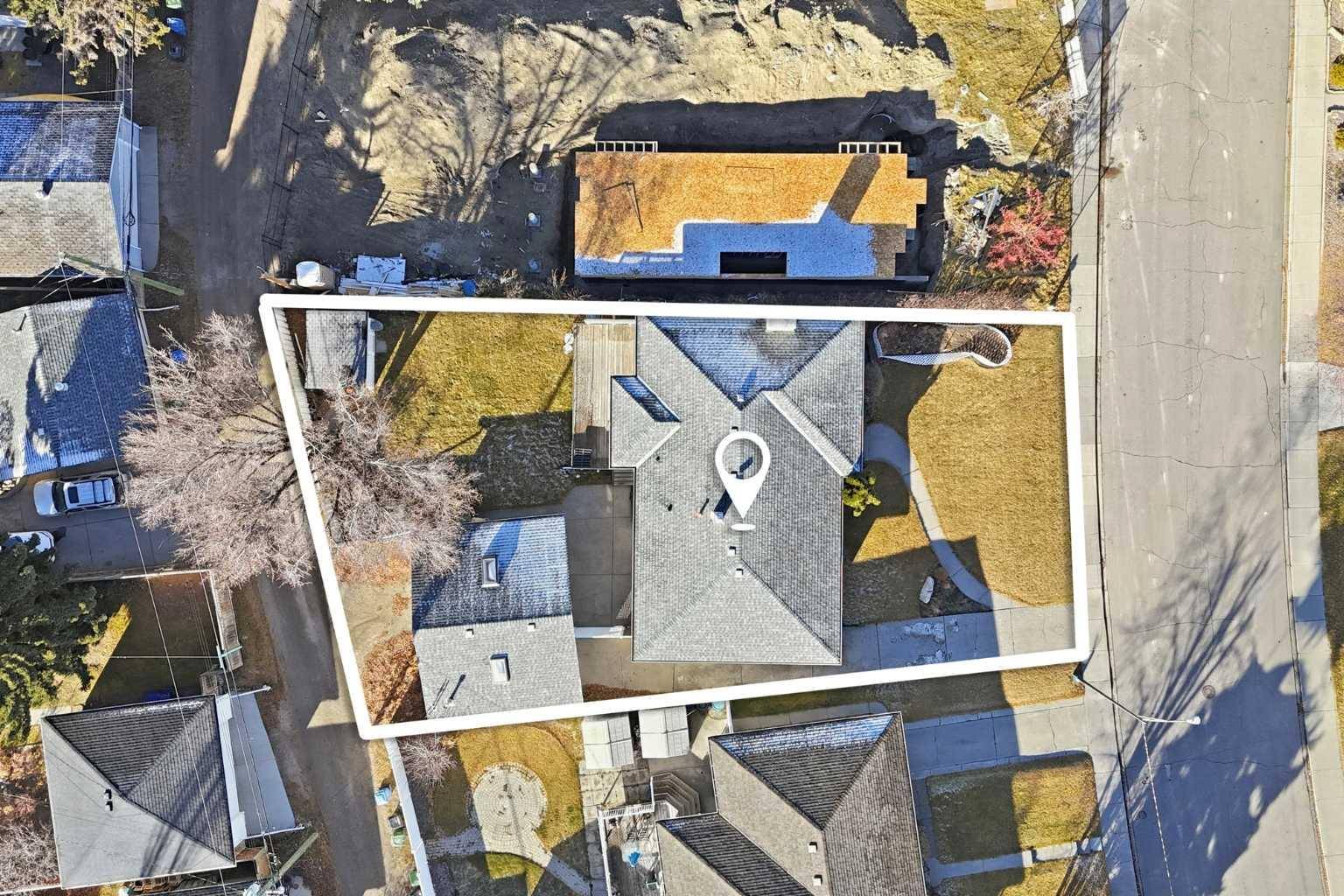 Calgary, AB T2M 4E1,2219 Halifax CRES NW