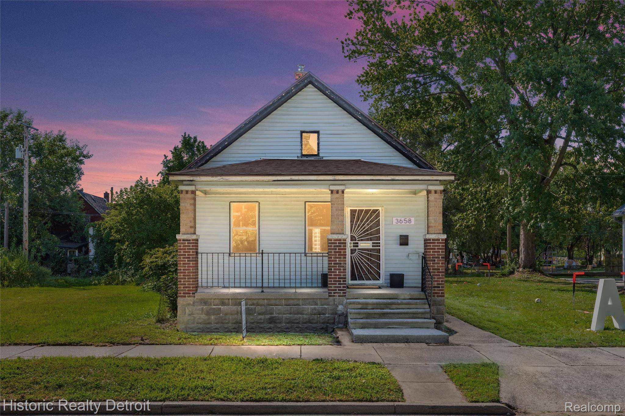 Detroit, MI 48207,3658 Preston ST