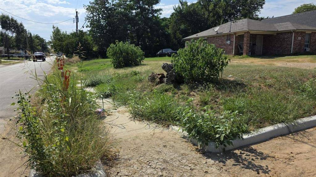 Dallas, TX 75212,4003 Puget Street