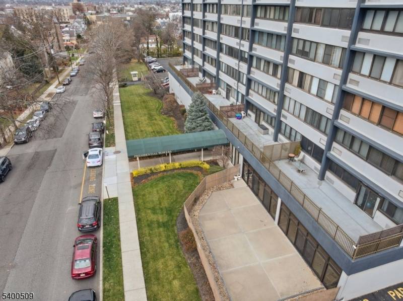 Passaic City, NJ 07055,170-202 Lafayette Ave #11-E