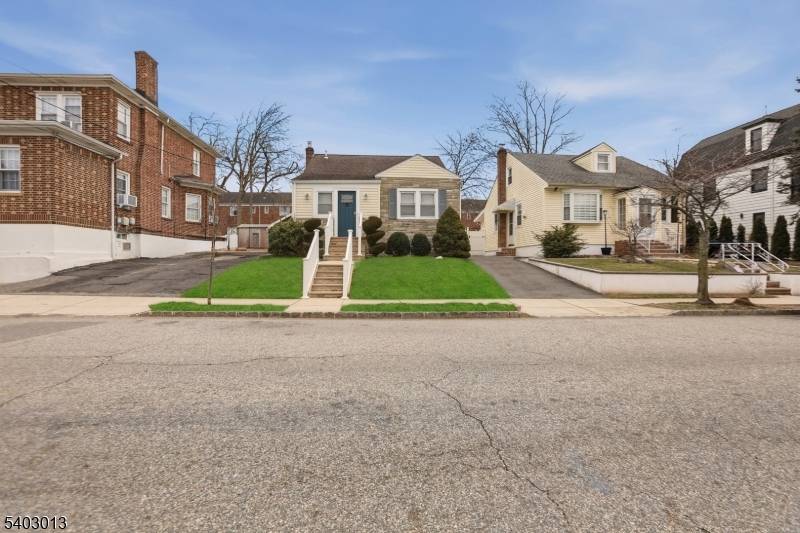 Belleville Twp., NJ 07109,28 Parkview Ave