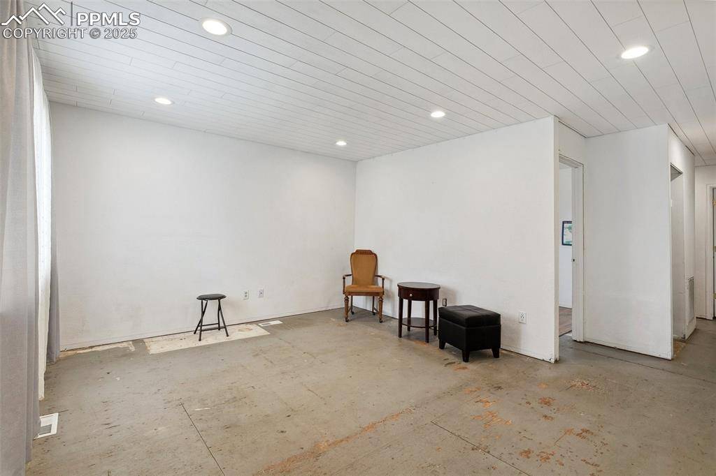 Colorado Springs, CO 80910,1948 Carmel DR