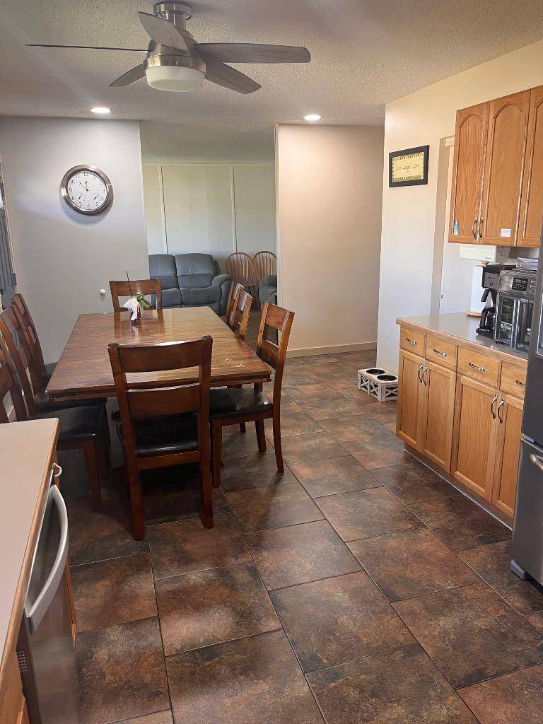 Vauxhall, AB T0K 2K0,939 2nd AVE N